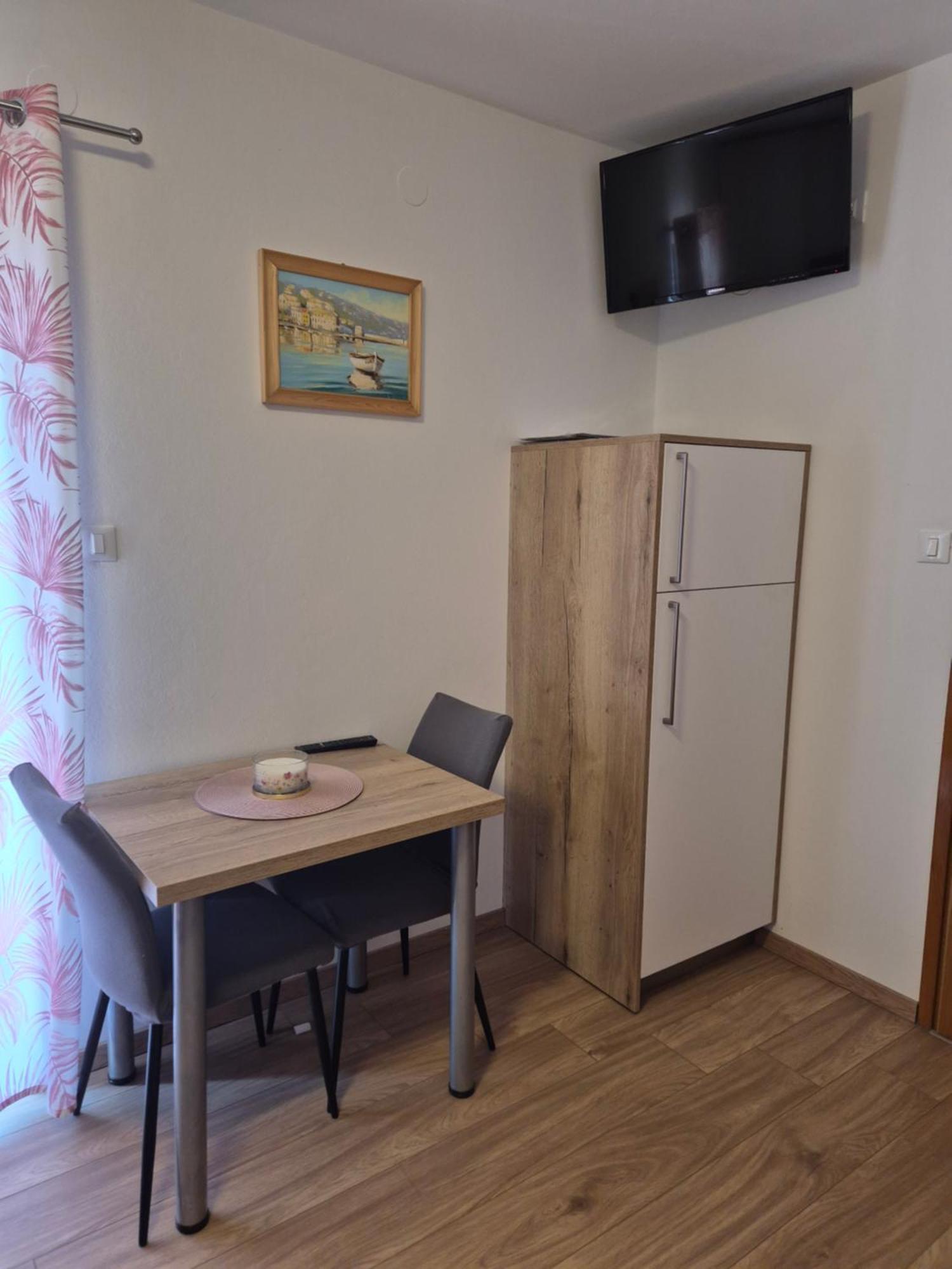 Apartments Petrovic シロ エクステリア 写真